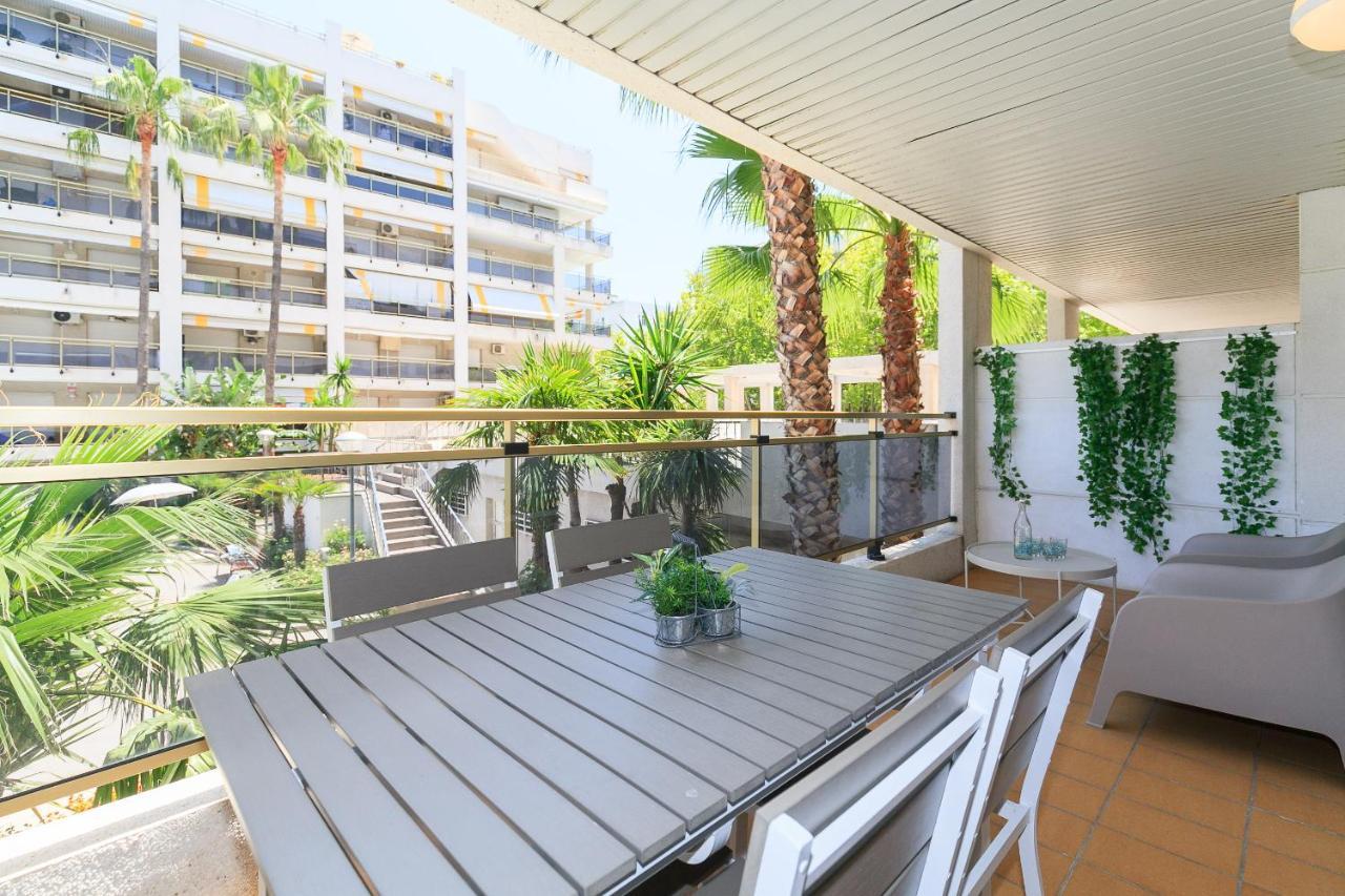 Uhc Michelangelo Apartments Salou Room photo
