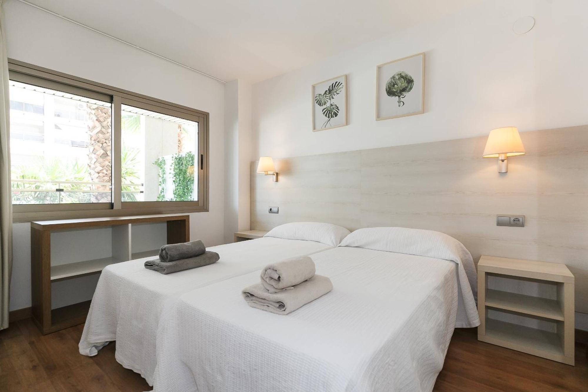 Uhc Michelangelo Apartments Salou Room photo
