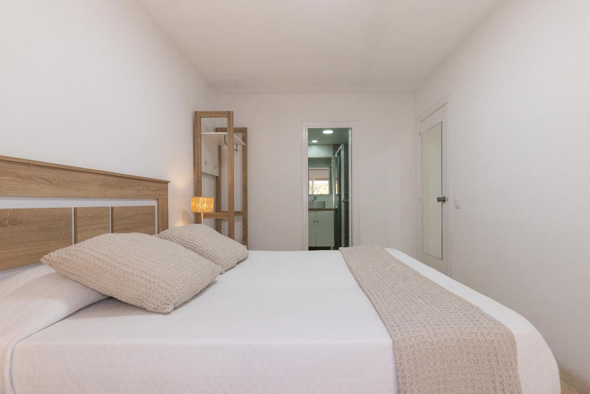 Uhc Michelangelo Apartments Salou Room photo