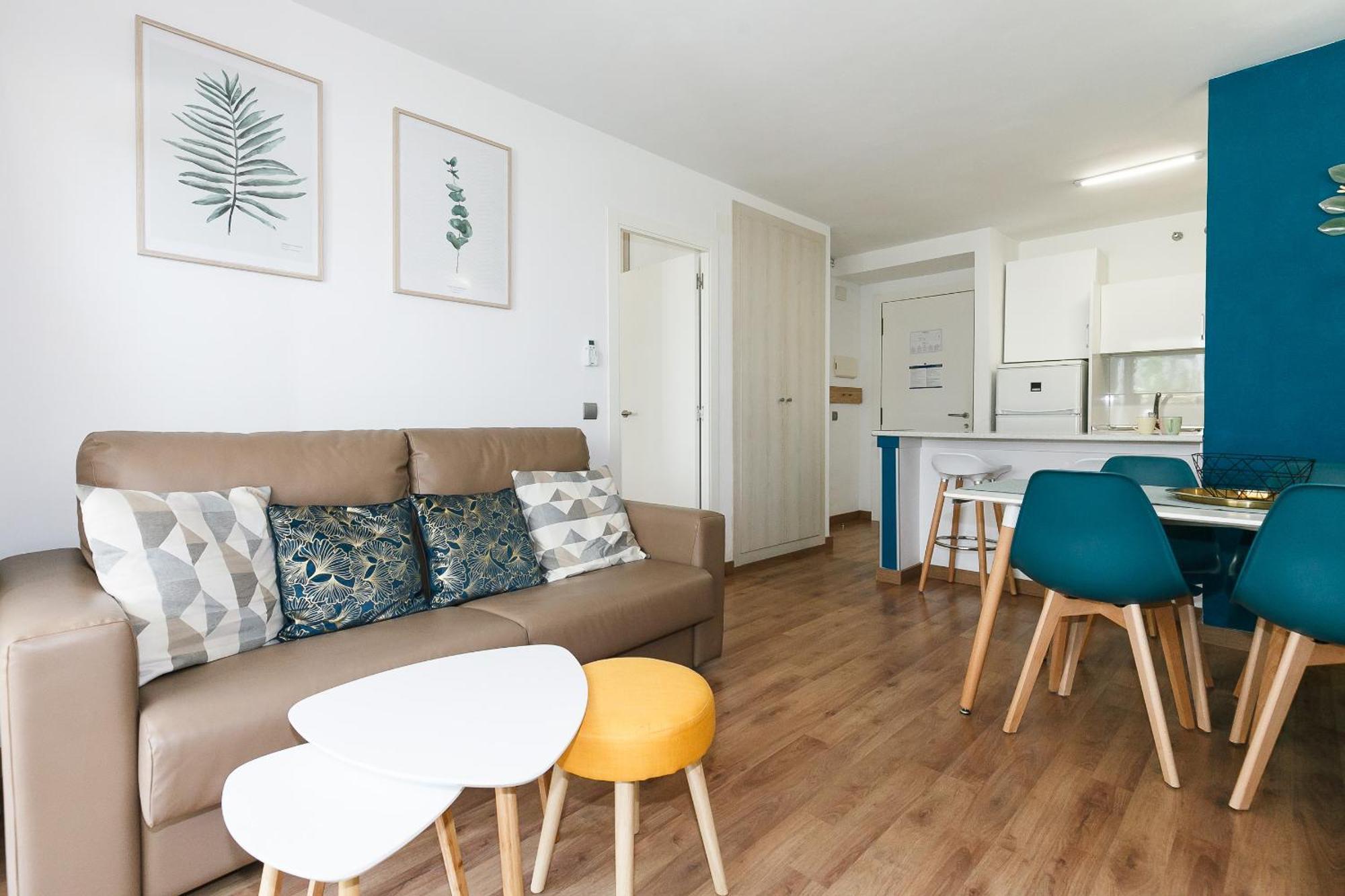 Uhc Michelangelo Apartments Salou Room photo